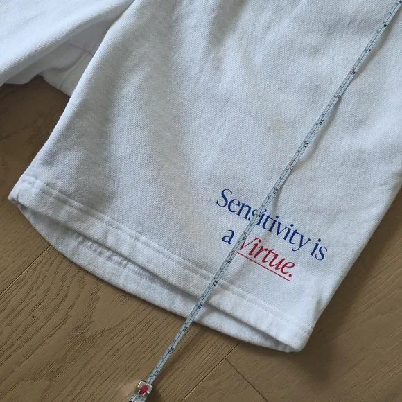 WHITE SHORTS - Picture 3 of 8